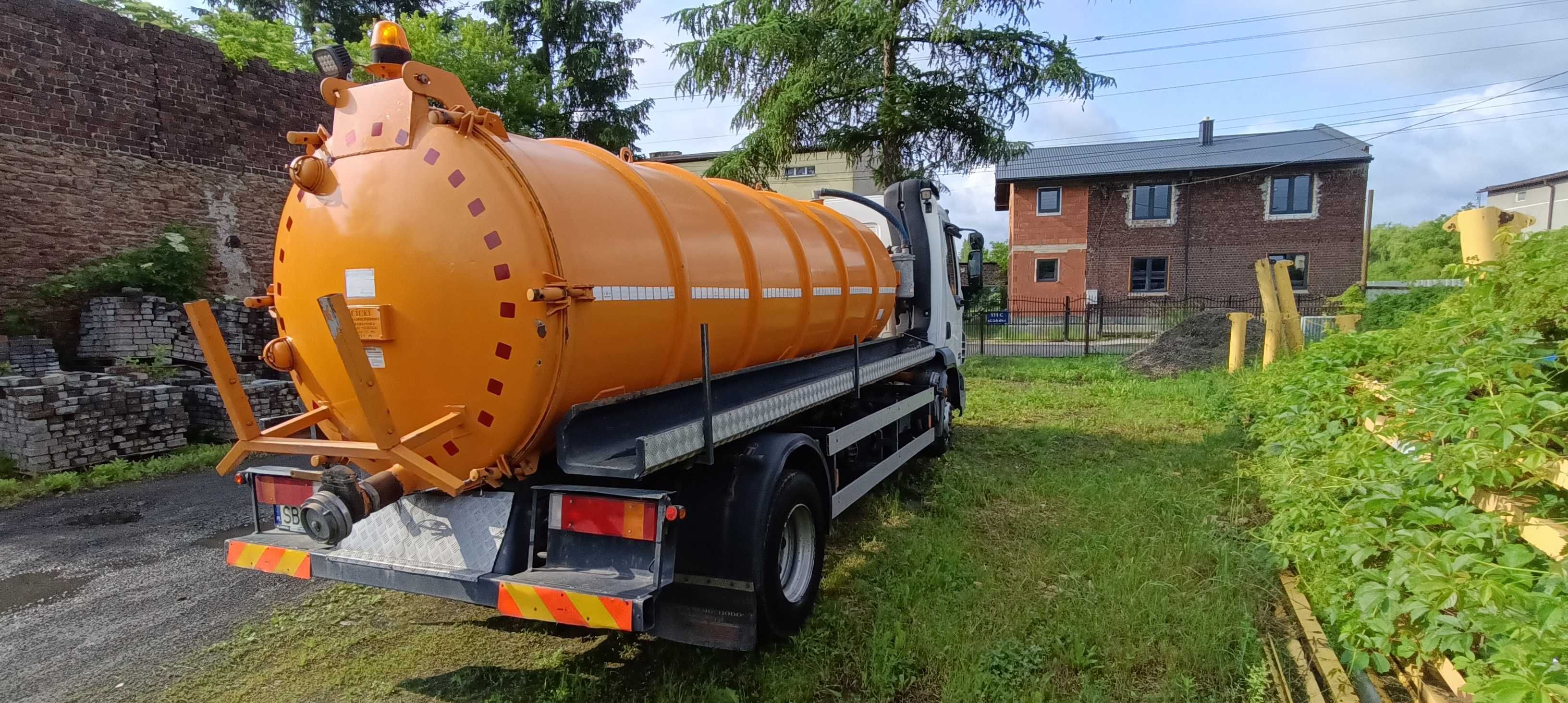 Asenizacyjny DAF LF 45 z 2005 roku, 7,5 m3