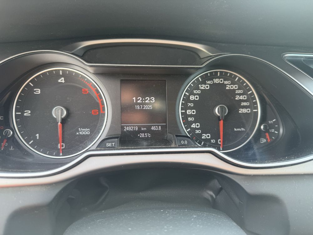 Audi A4 B8 2013 polift