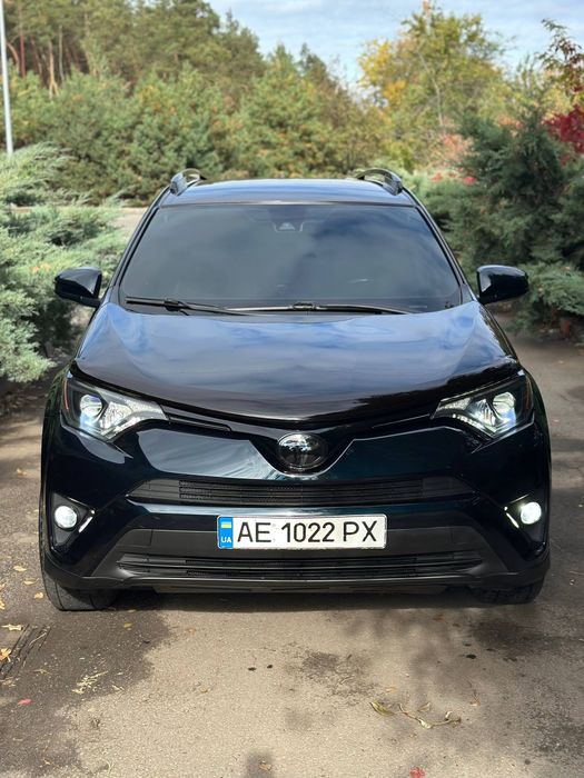 Продам Toyota RAV4 2017