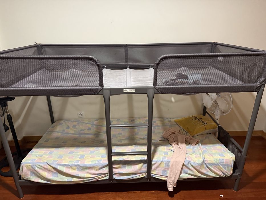 Cama de beliche.