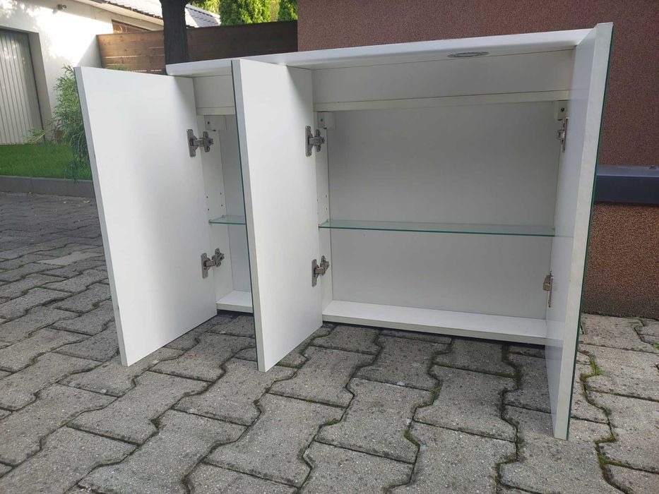 Szafka łazienkowa  wisząca  z lustrem biała