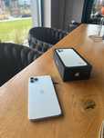 iPhone 11 Pro Max Silver 512GB bardzo ładny etui osłona na szybke