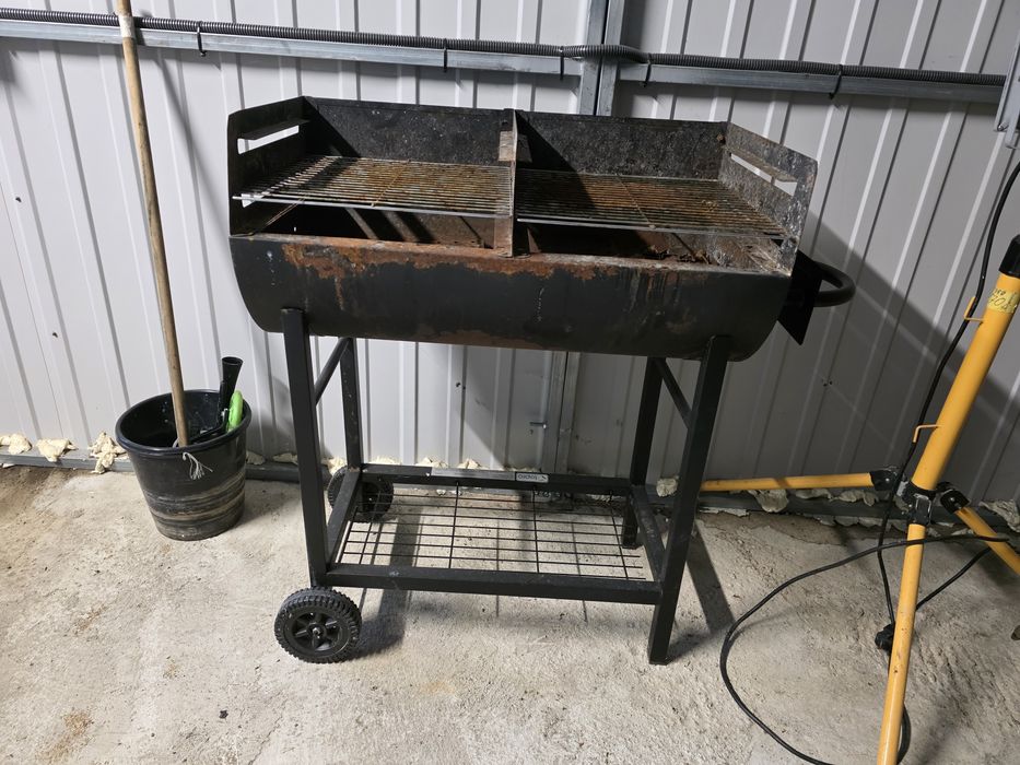 Grill TEPRO węglowy