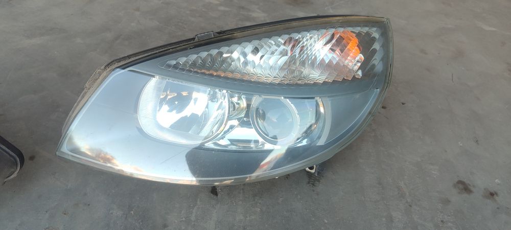 Scenic 2 II przedlift lampa przód przednia prawa ksenon Xenon