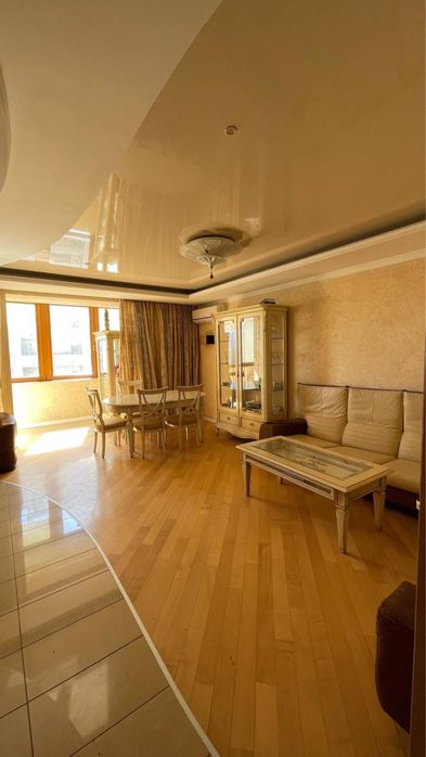 2-х кімнатна квартира з кухнею-студією