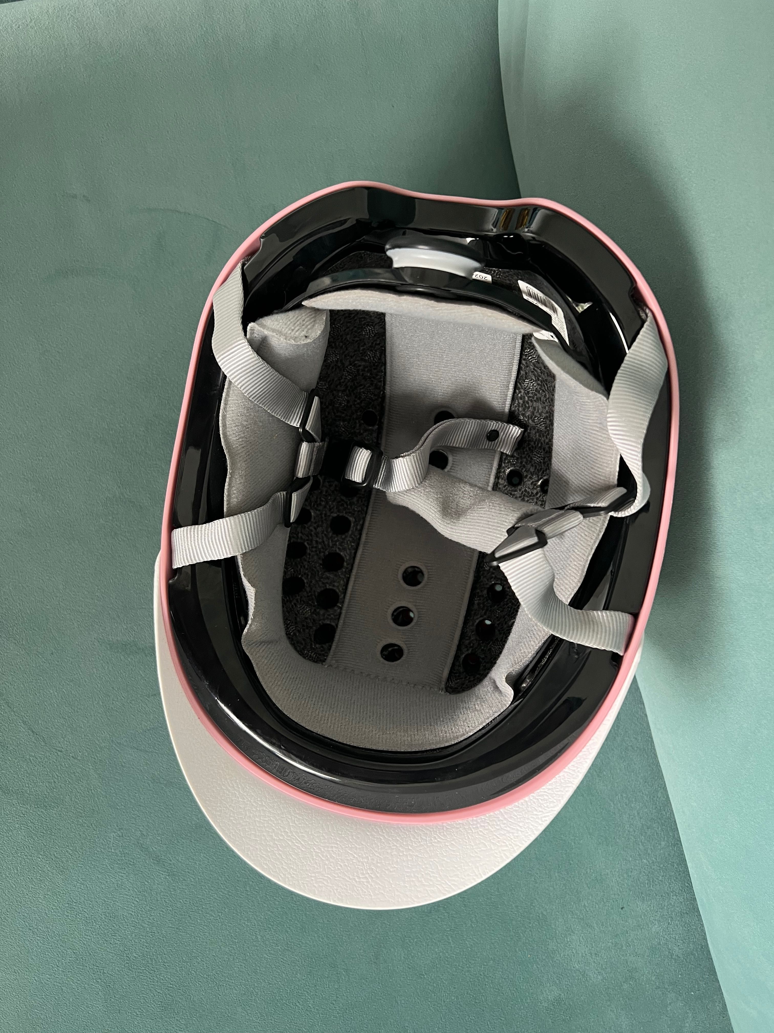Kask do jazdy konnej dla dziewczynki