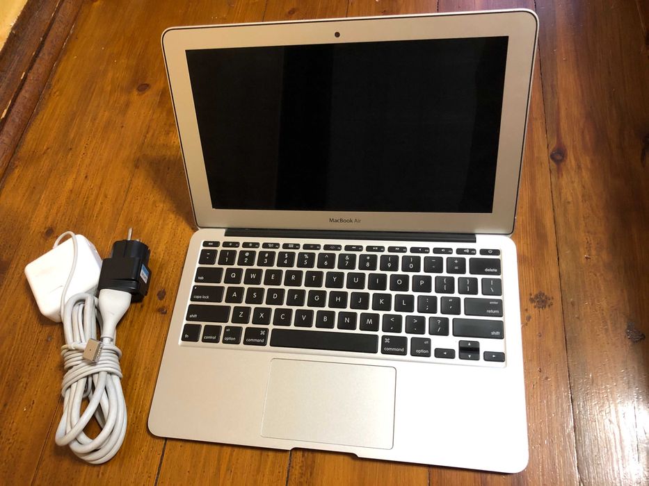 ноутбук APPLE Macbook Air Mid 2012 A1465 11" /i5/4gb/ ssd 64gb