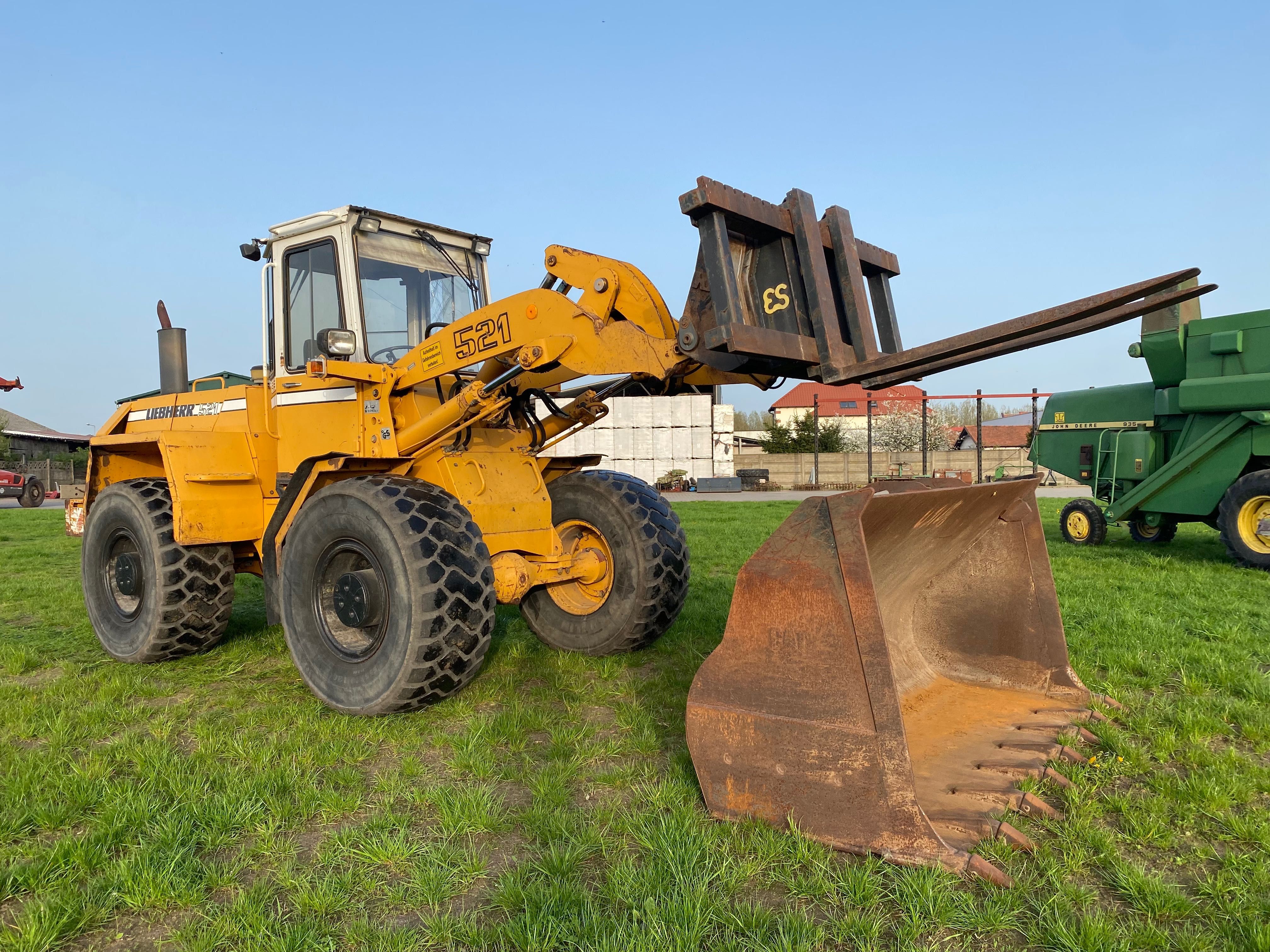 Ładowarka Liebherr 521 łyżka paleciak