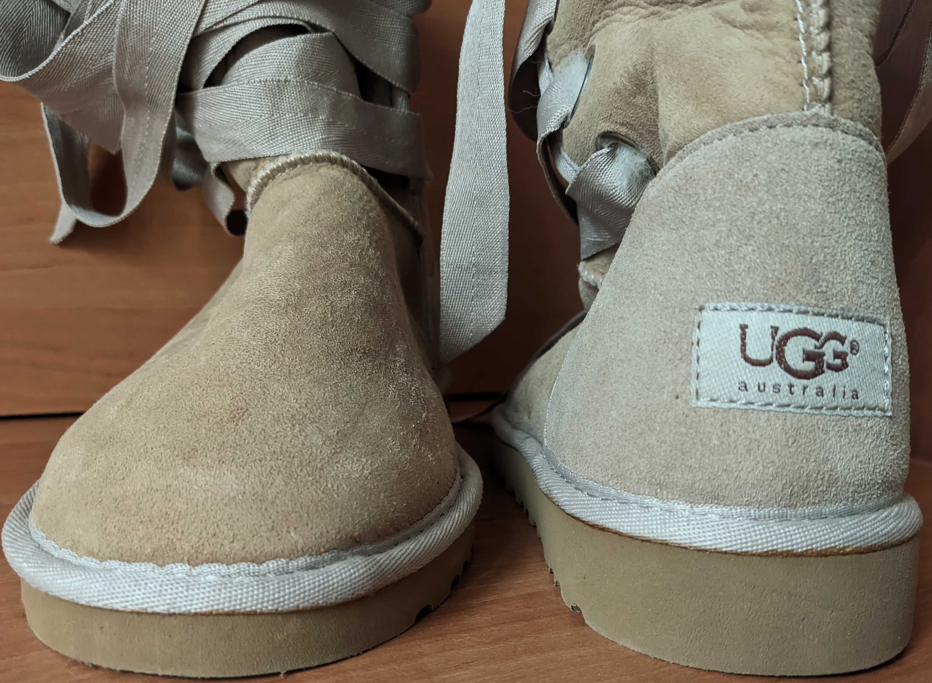 Угги UGG c лентами