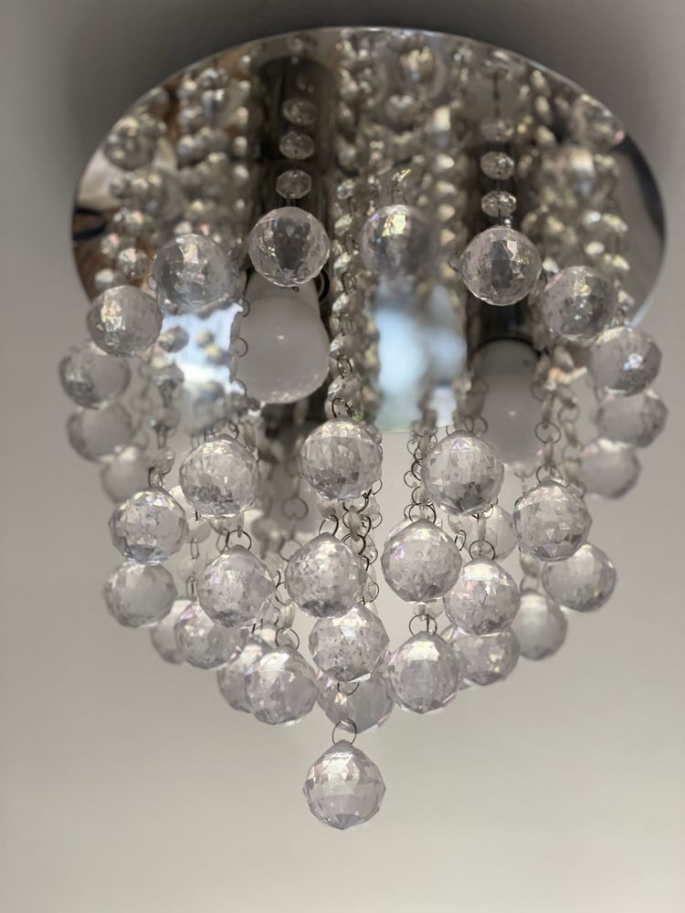Lampa wisząca z diamentami