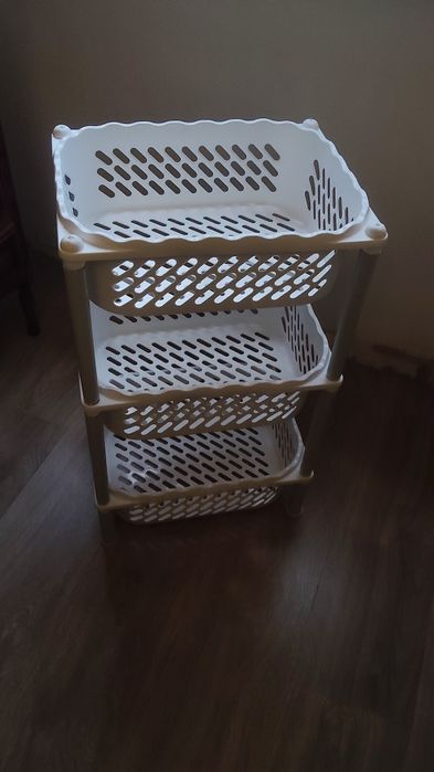 Carrinho de arrumação de plástico com 4 cestos