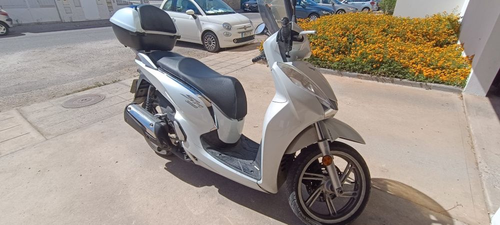 Scooter Honda SH 300