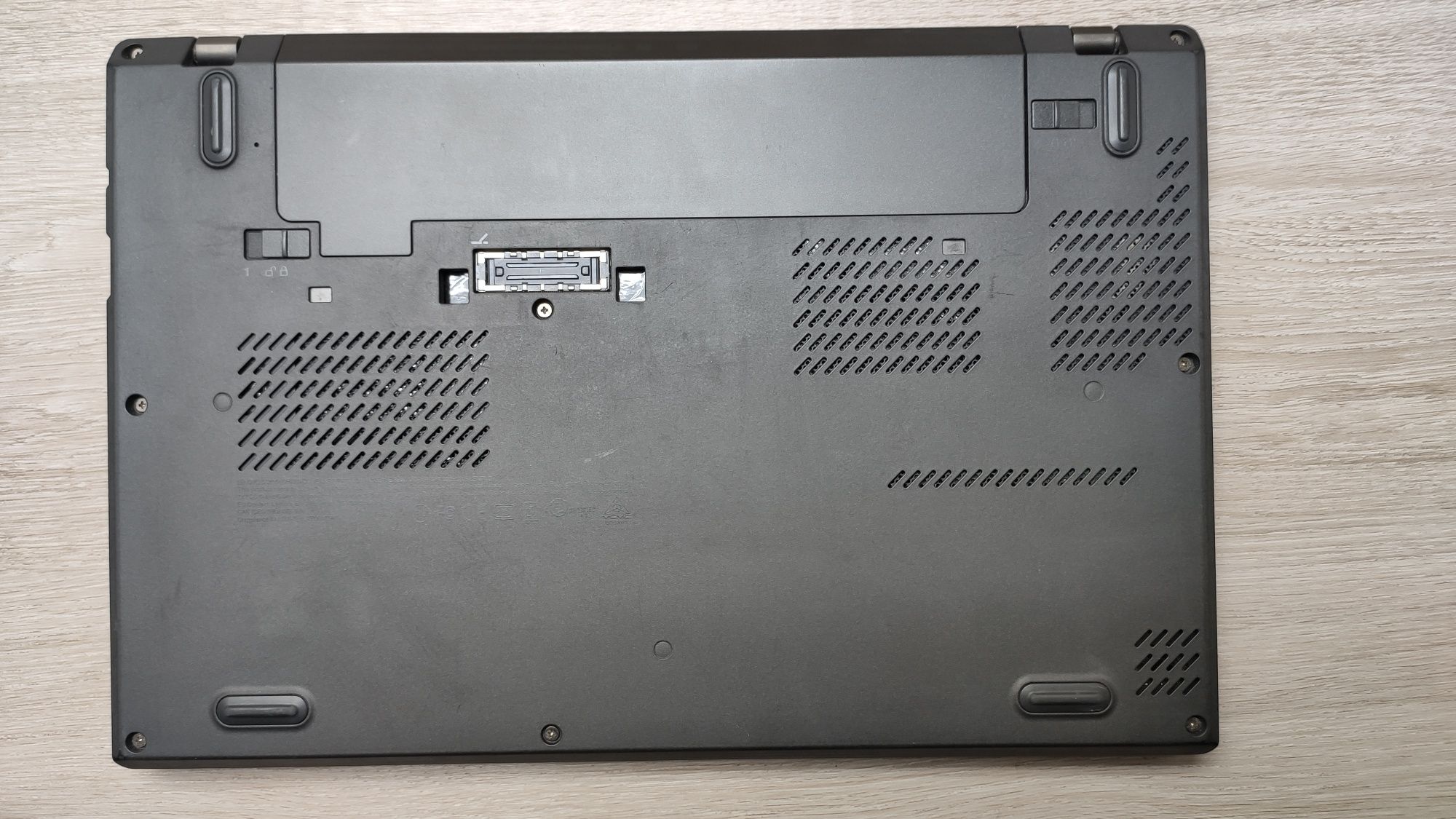 Lenovo ThinkPad X260 (intel i5-6200U/8gb ddr4/ssd 120gb)