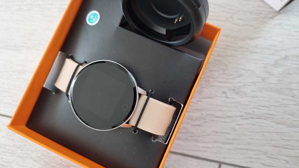 Zegarek Kiah Avon Pudrowy Smartwatch Nowy