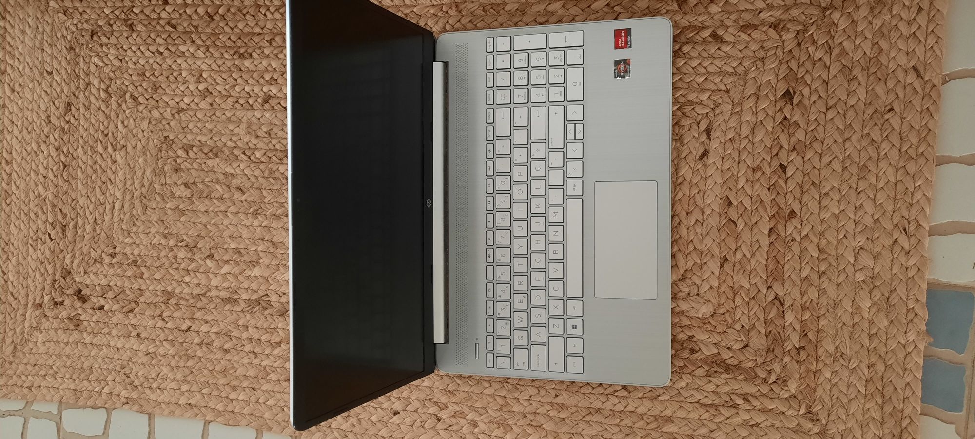 Portátil HP Laptop