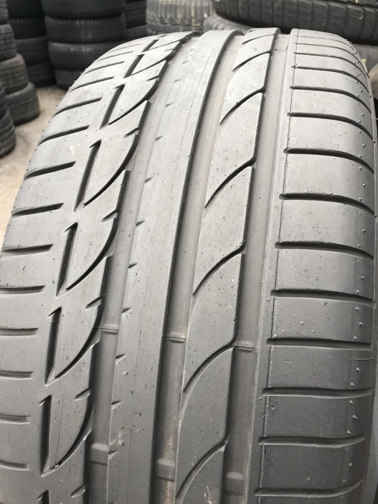 BRIDGESTONE 235/40r19 пара резина шини б/у склад оригінал літо