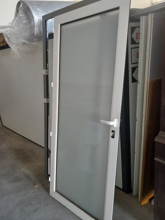 Porta e aro em alumínio 900×2000
