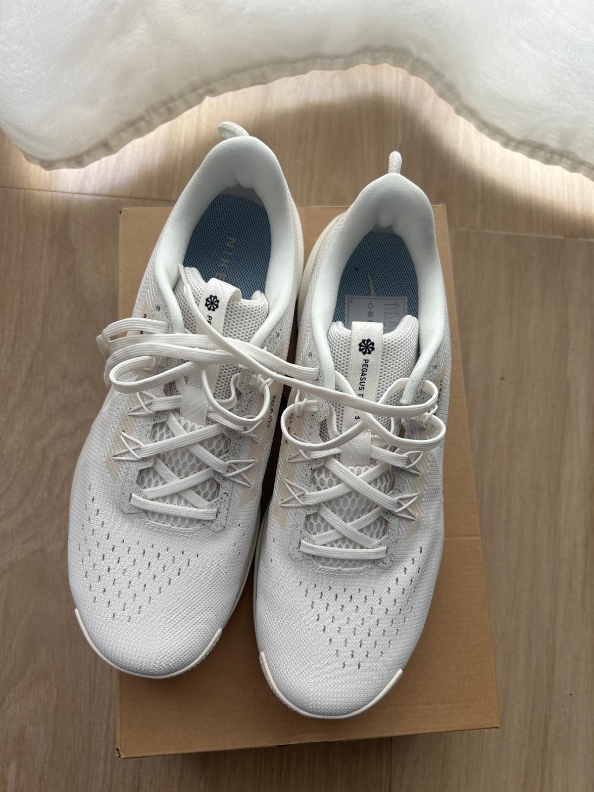 Nike reactx pegasus 44.5 e asics amplifoam 43.5. Novos