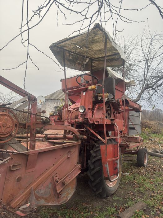 Комбайн T600S з жаткою