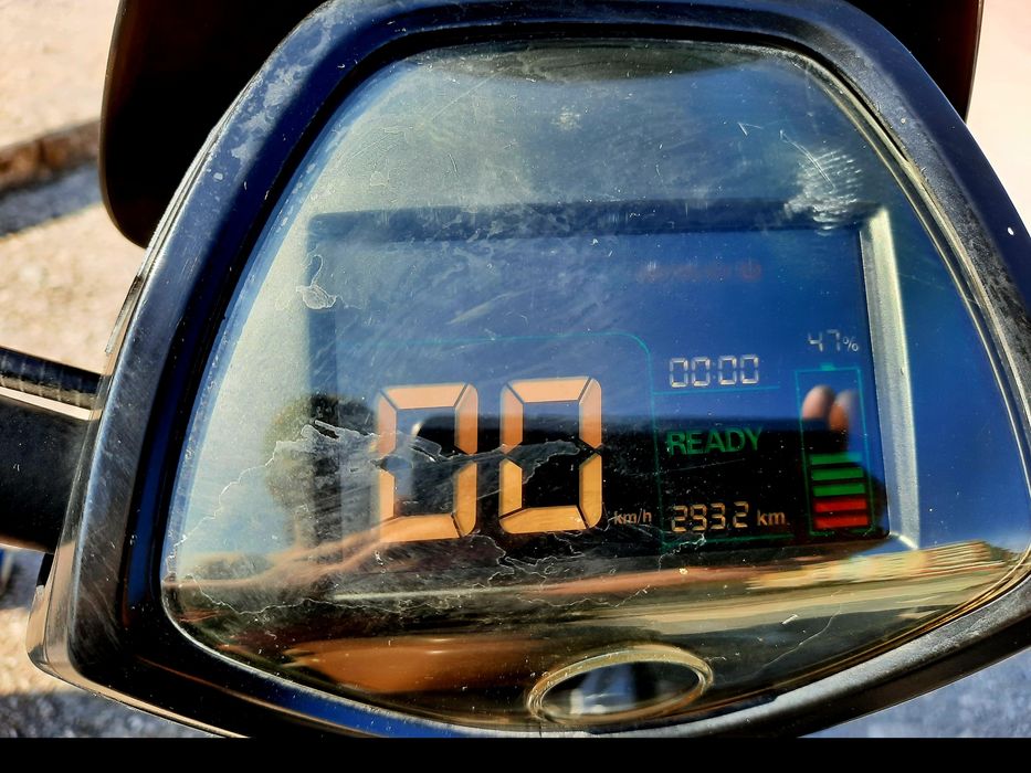 Electrica, bateria portátil pode levar para casa ou carregar na mota