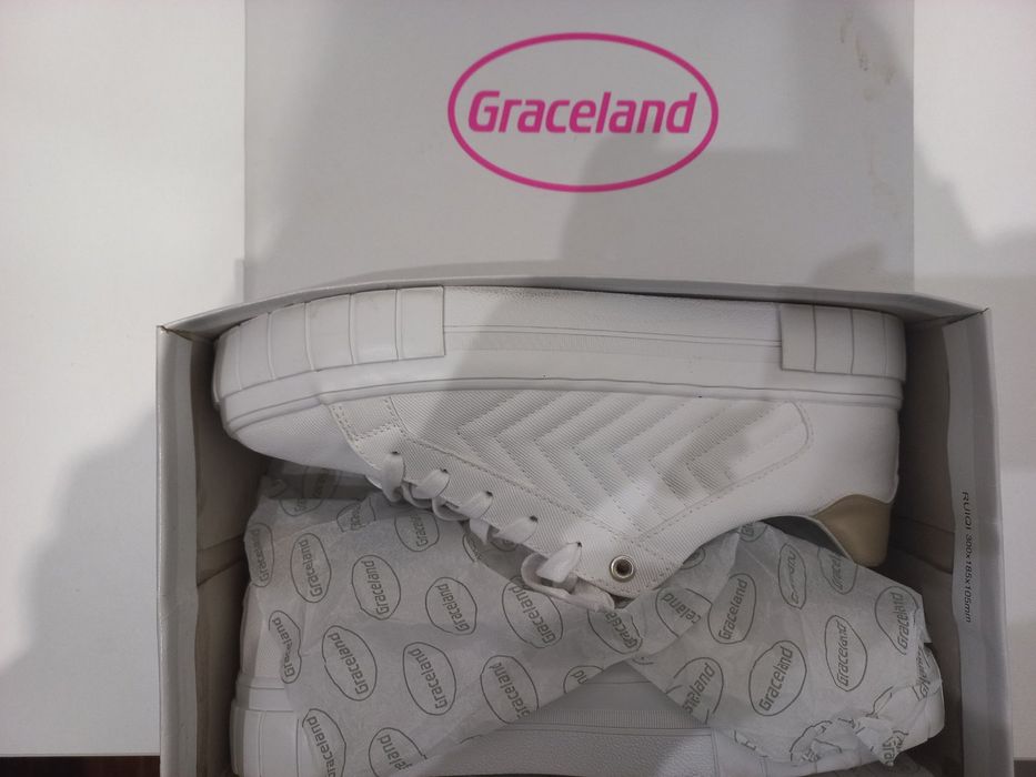 Кросівки жіночі Graceland, нові, розмір 42