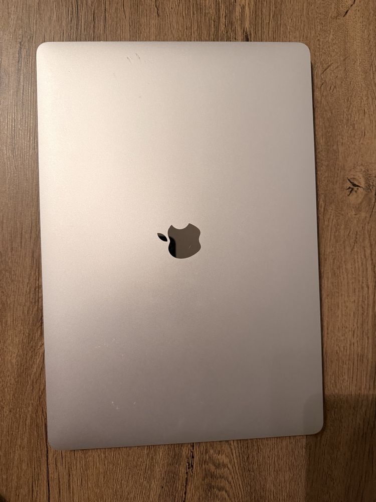 MacBook Pro 16" | Intel Core i9 | 16 GB RAM | SSD