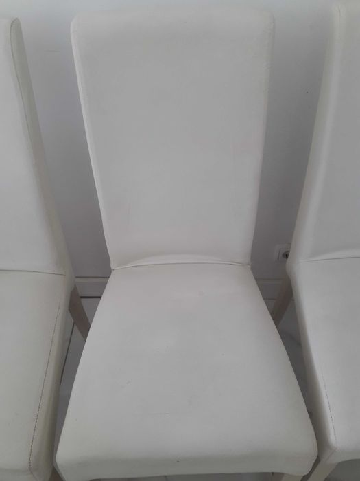 4 cadeiras em madeira e ecopele