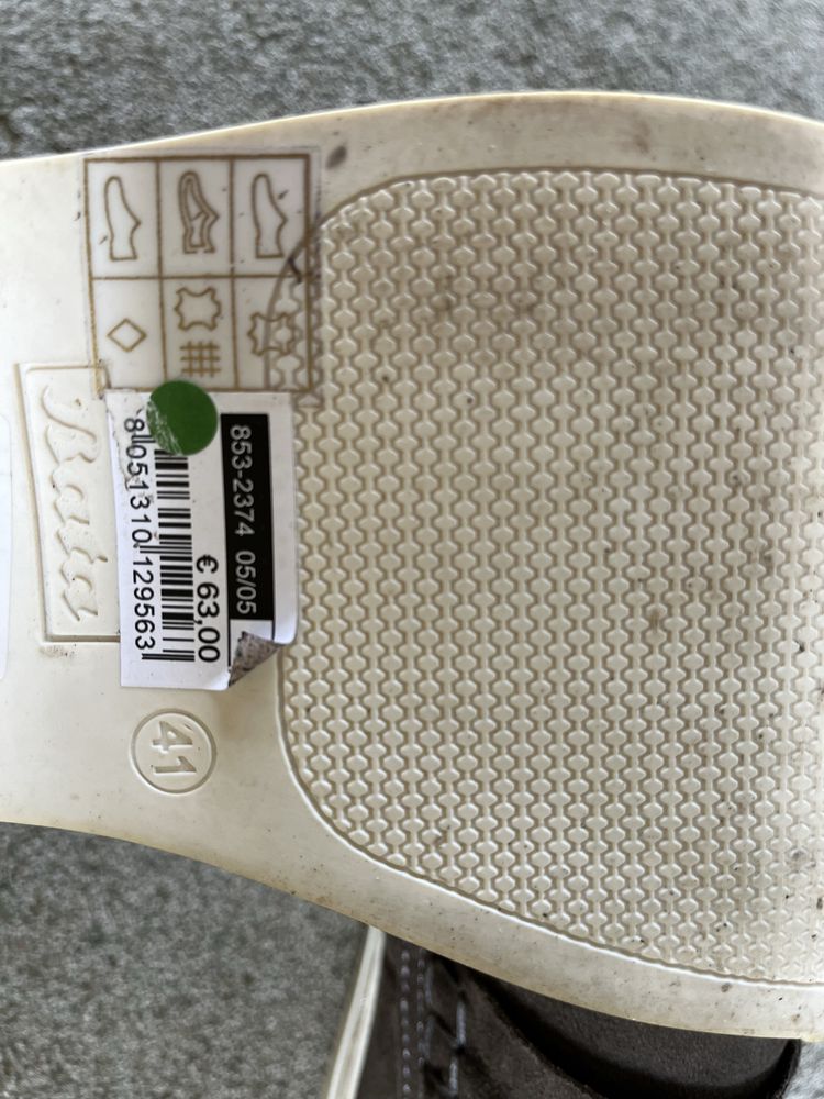 Продам лофери чоловічі Bata RED LABEL