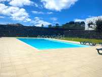 Moradia T4 com jardim e quintal na Fajã de Baixo - Condomínio Fechado