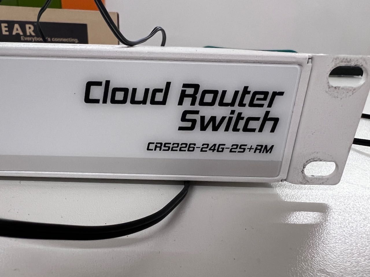 MikroTik Cloud Router Switch CRS326-24G-2S+RM 24xGE 2xSFP+ Zasilacz