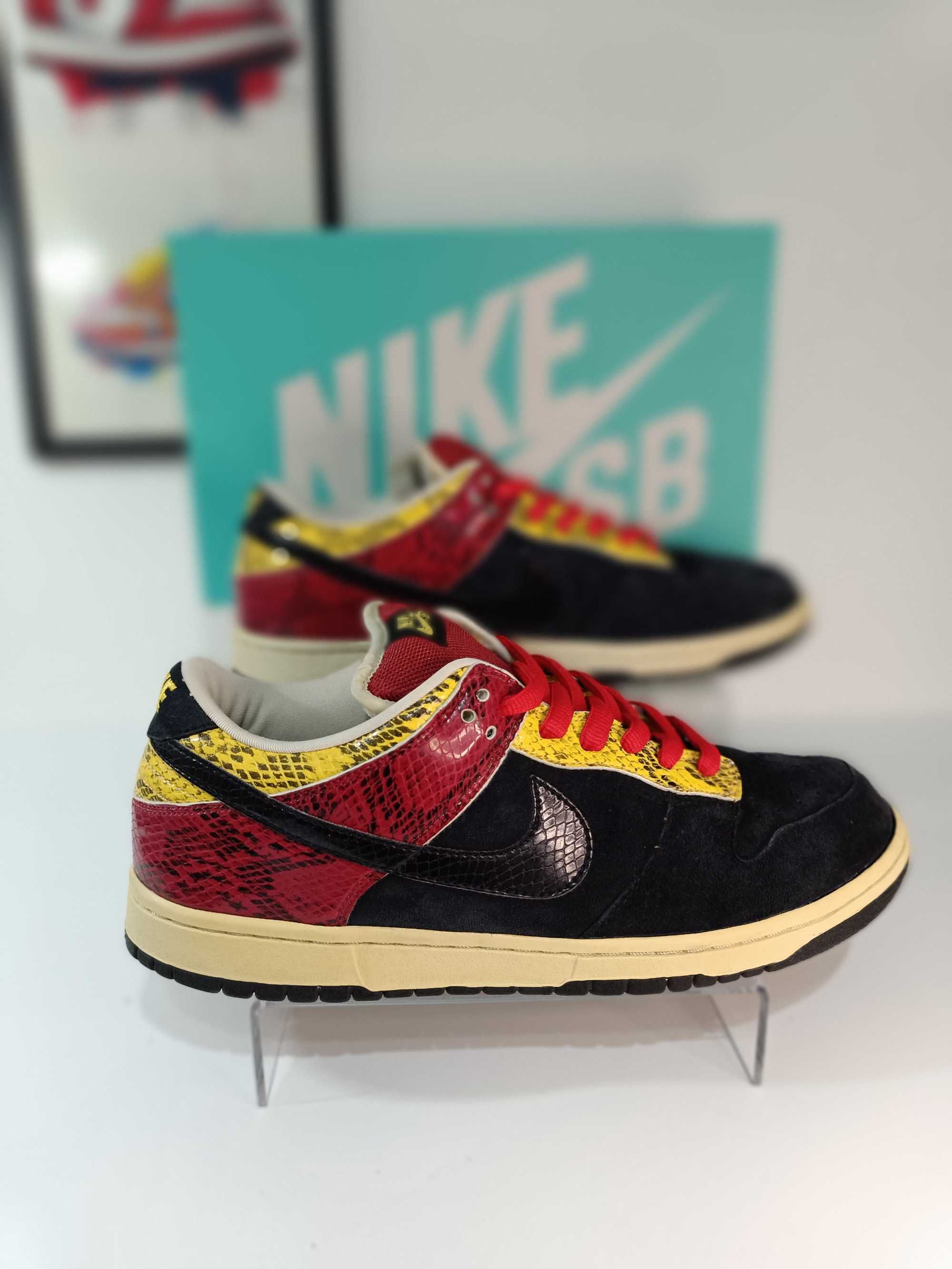 Nike SB Dunk Low Coral Snake