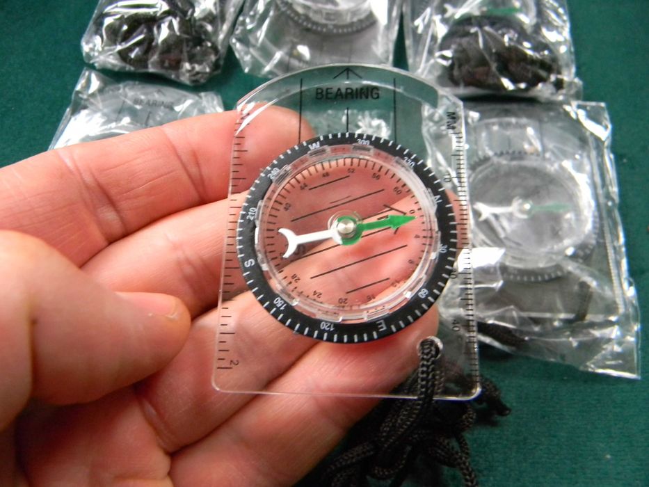 Kompas płytkowy mapowy turystyczny  nowy