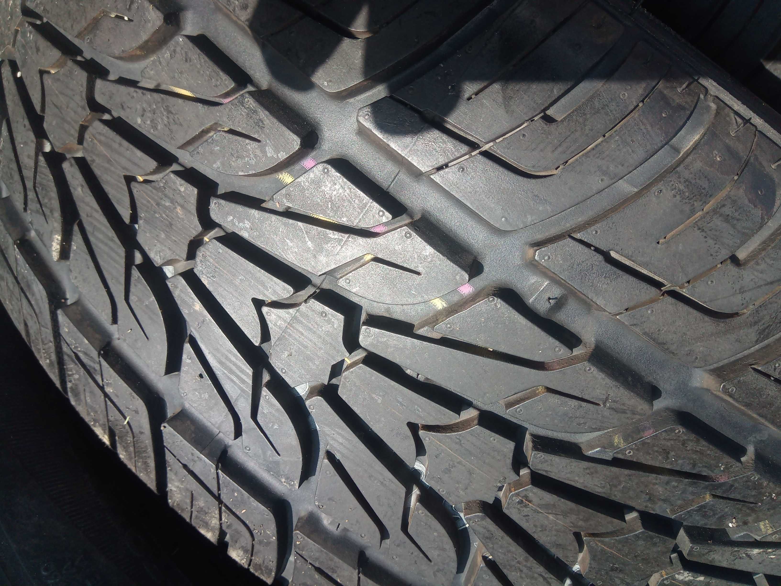 Opony Roadstone 265/60r18 Wielosezon