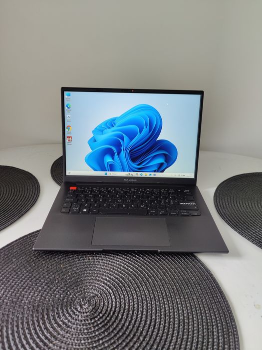 Ноутбук asus vivobook s14 OLED / i3 1220p /12 ГБ/SSD 256