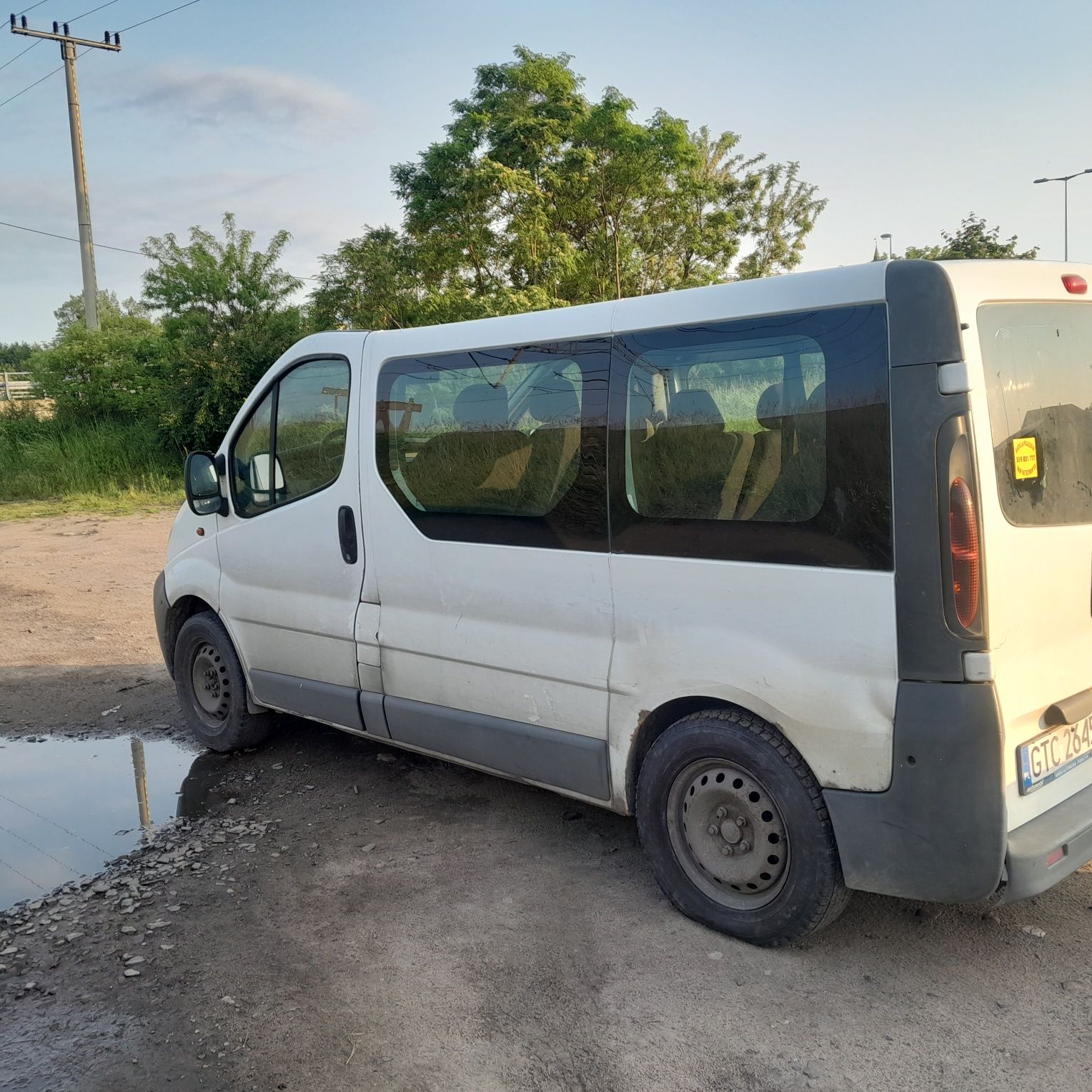 Renault trafic 2 na części