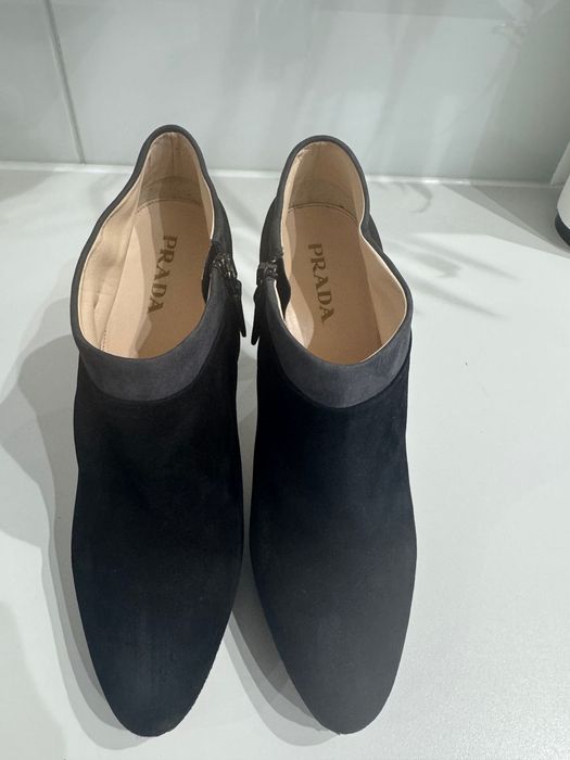 Prada czarne botki, kostka zamszowe skórzane 39 obcas