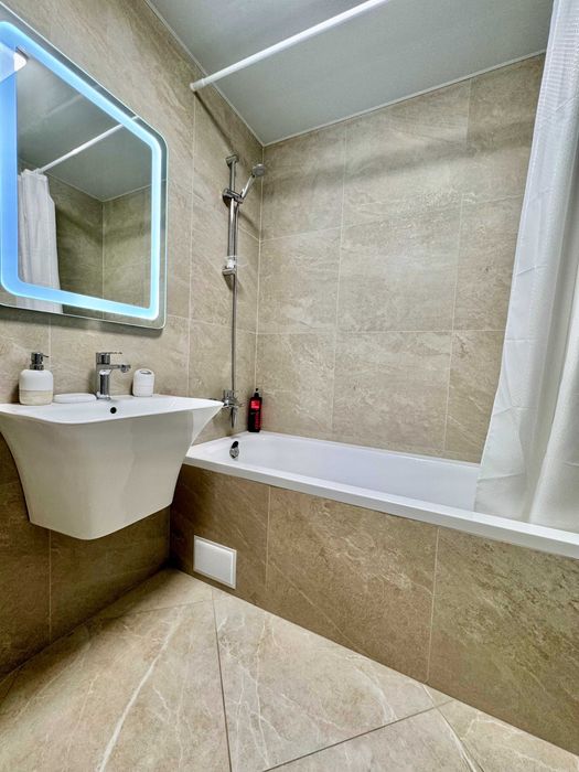 ApartPoltava ПАНОРАМА світлі НОВІ апарт. ЦЕНТР LEDдзеркало,банк.ЧЕК