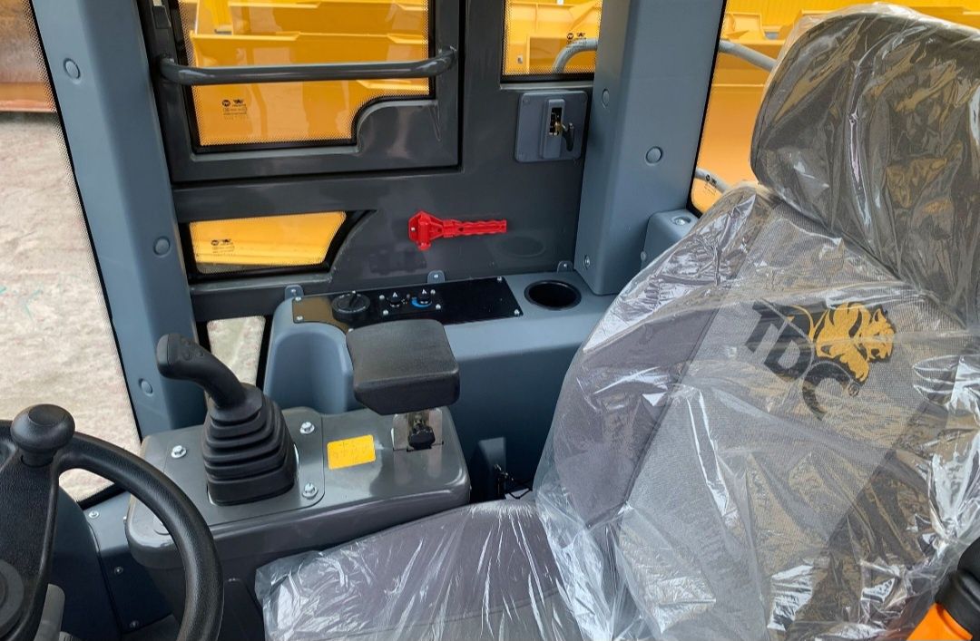 Фронтальний навантажувач TDC HK 319 2025
