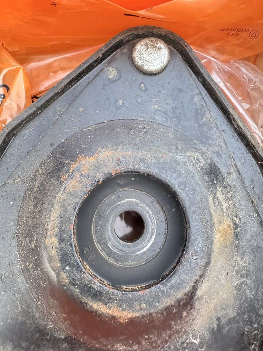 Подушки опор lancer 9