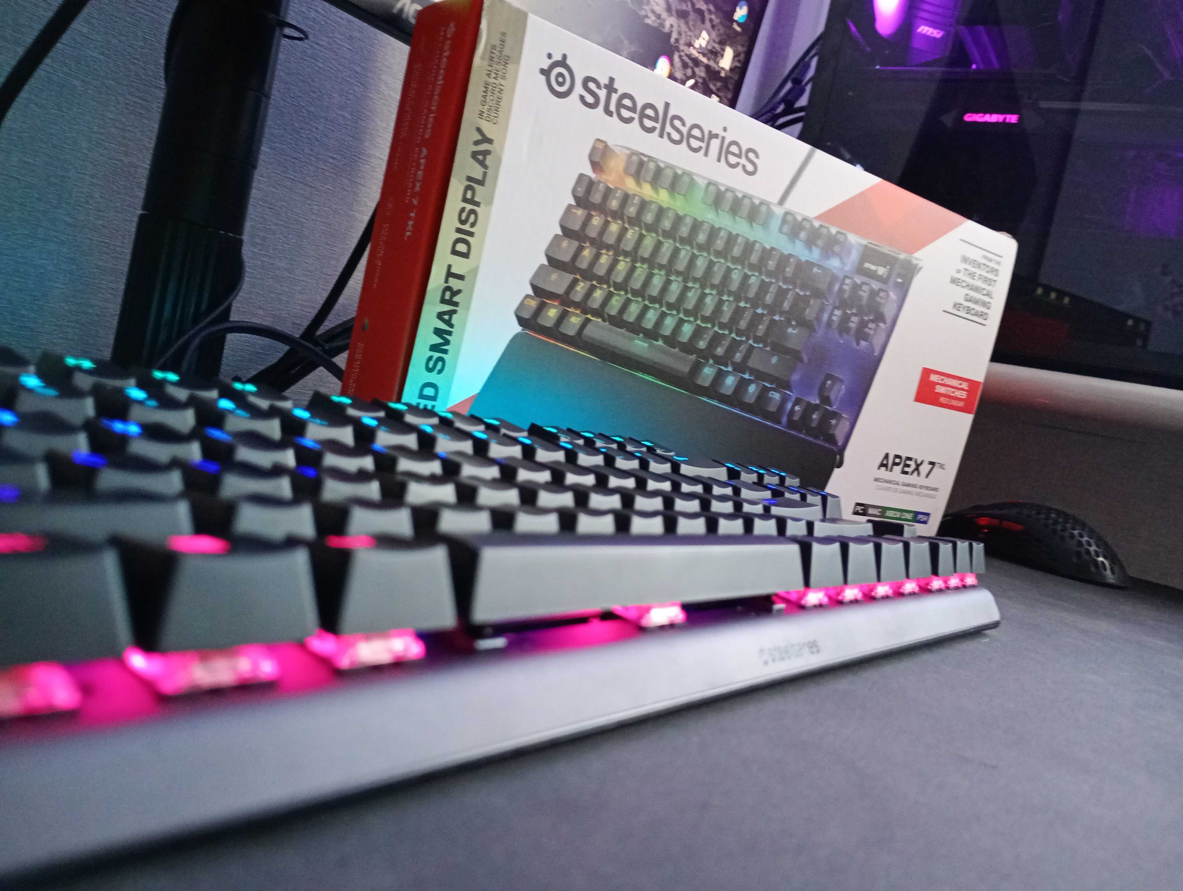 Klawiatura Apex 7 Tkl Red Switches Black + Pudding White keycaps