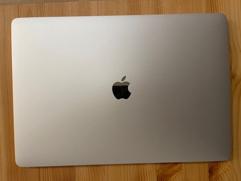 MacBook Pro 16