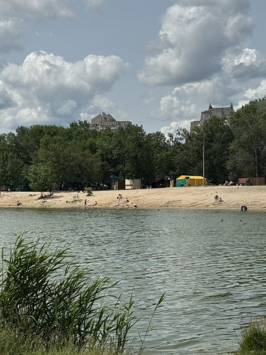 Продам дуже теплий гараж біля озера Чеха.