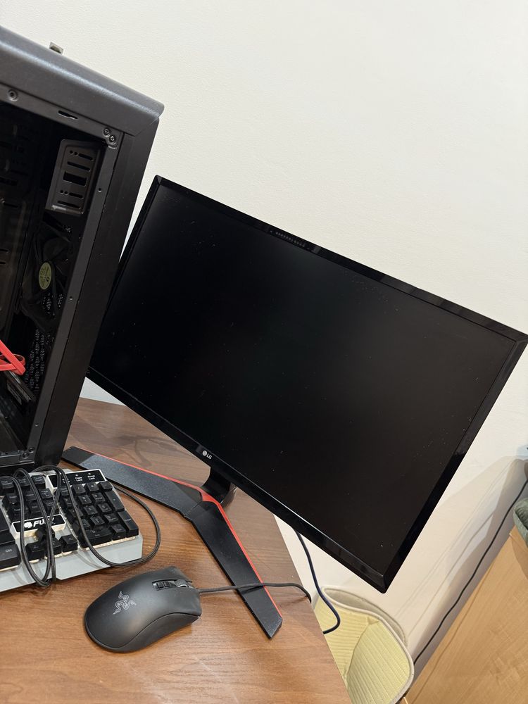 Komputer stacjonarny i5-8400 / GTX 1080 / 16GB RAM