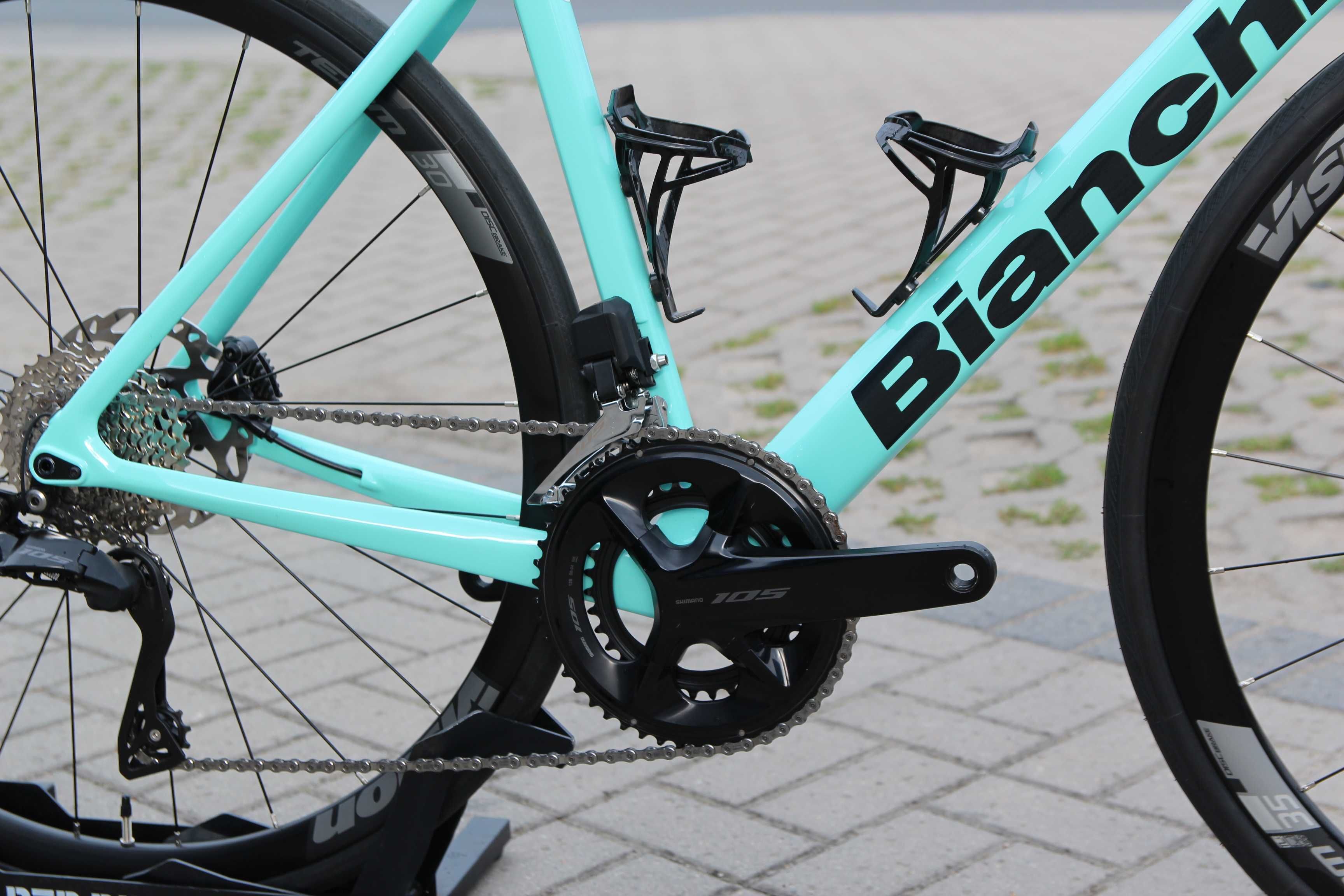 Rower szosowy BIANCHI SPRINT Disc Shimano 105 Di2 2x12, roz 55 Celeste