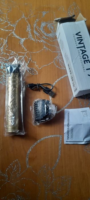 Машинка-триммер для стрижки и окантовки волос VINTAGE T9