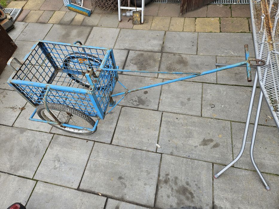 Wózek transportowy ogrodowy do roweru na działkę