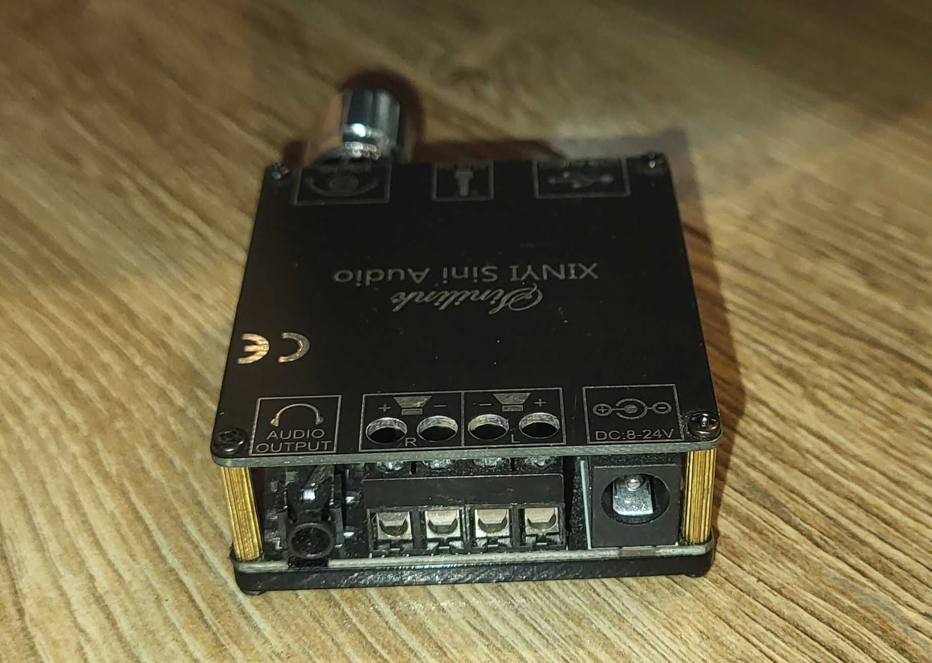 Wzmacniacz z kolumnami Bluetooth