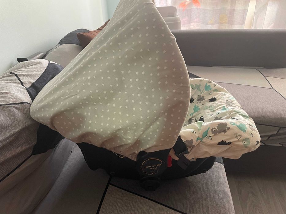 Carrinho de Bebé em Excelente Estado - Segunda Mão