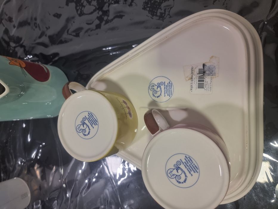 Conjunto chavenas e bule