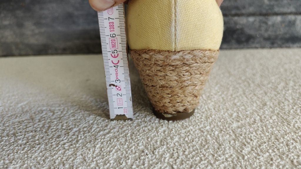 Sandały Tommy Hilfiger r. 38 / 24,5 cm koturn żółte